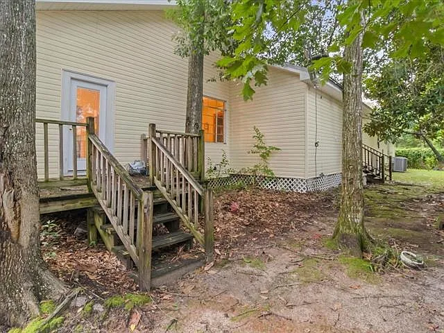 1834 America St — Photo 18