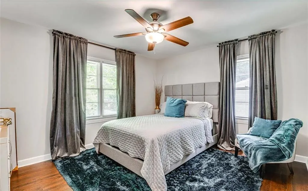 3 bed, 2.0 bath, 1404 sqft, $2,000 — Photo 4