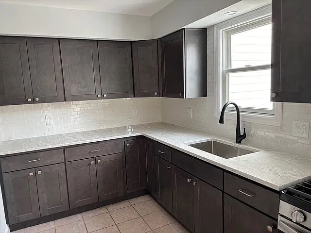 3 bed, 1.5 bath, 1378 sqft, $2,800 — Photo 3