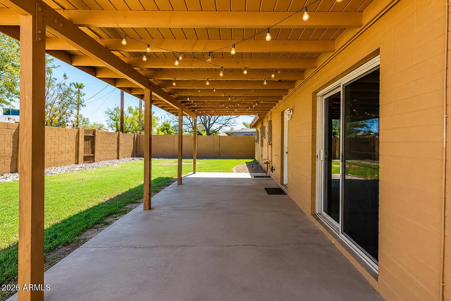 4 bed, 2.0 bath, 1524 sqft, $2,550 — Photo 2