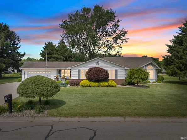 106 River Cove Ln, North Manchester, IN 46962