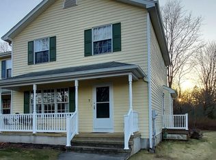7 Eaton Pl, Hopewell, NJ 08525