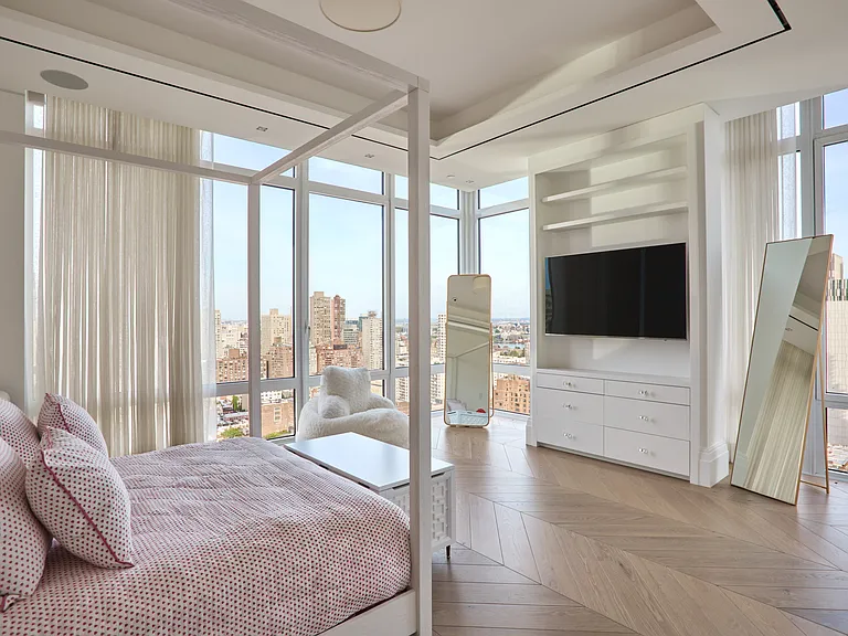 1355 1st Ave #Penthouse 2 — Photo 19