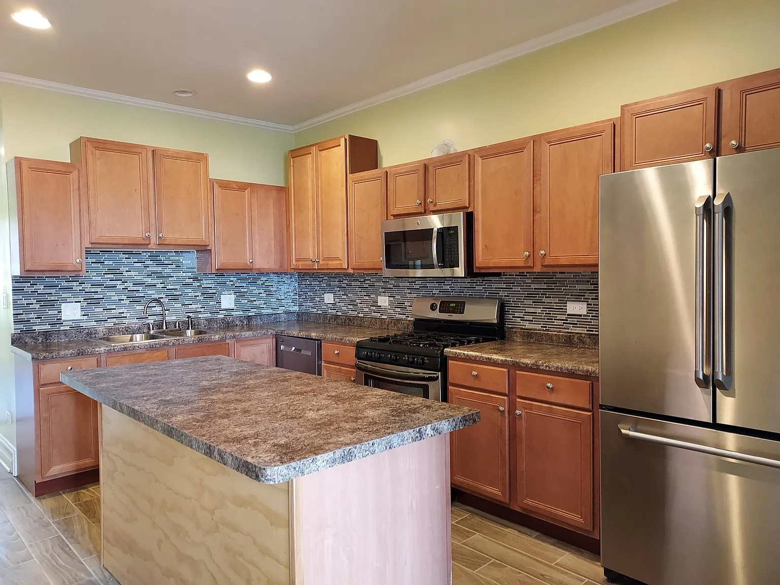2 bed, $1,450 — Photo 3