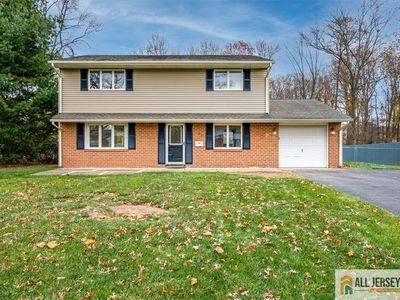 4 Dundee Rd, Kendall Park, NJ, 08824