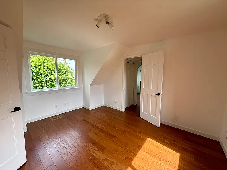 17417 SE 46th Pl — Photo 25