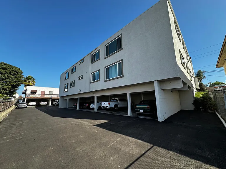 1224 Windsor Rd #B — Photo 3