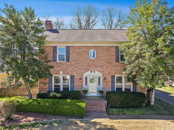 1129 Hunters Chase Dr, Franklin, TN 37064