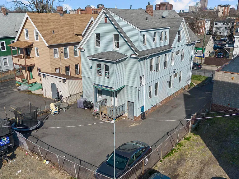 79 Hazel St #3 — Photo 22