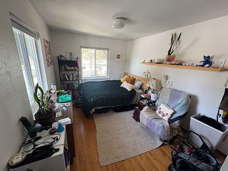 Lincoln Ave — Photo 19