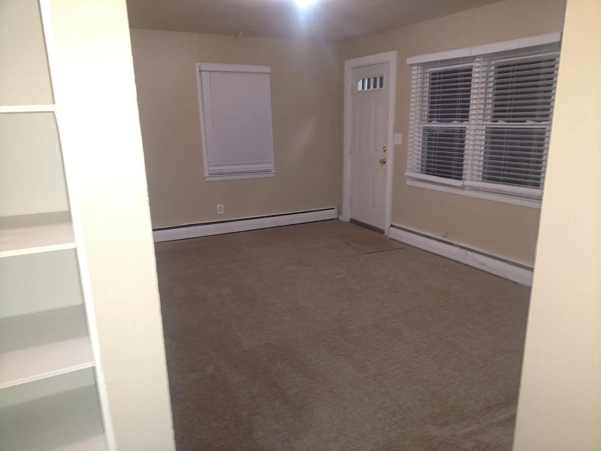 Building Photo - 3-23 Nollet Rd #3