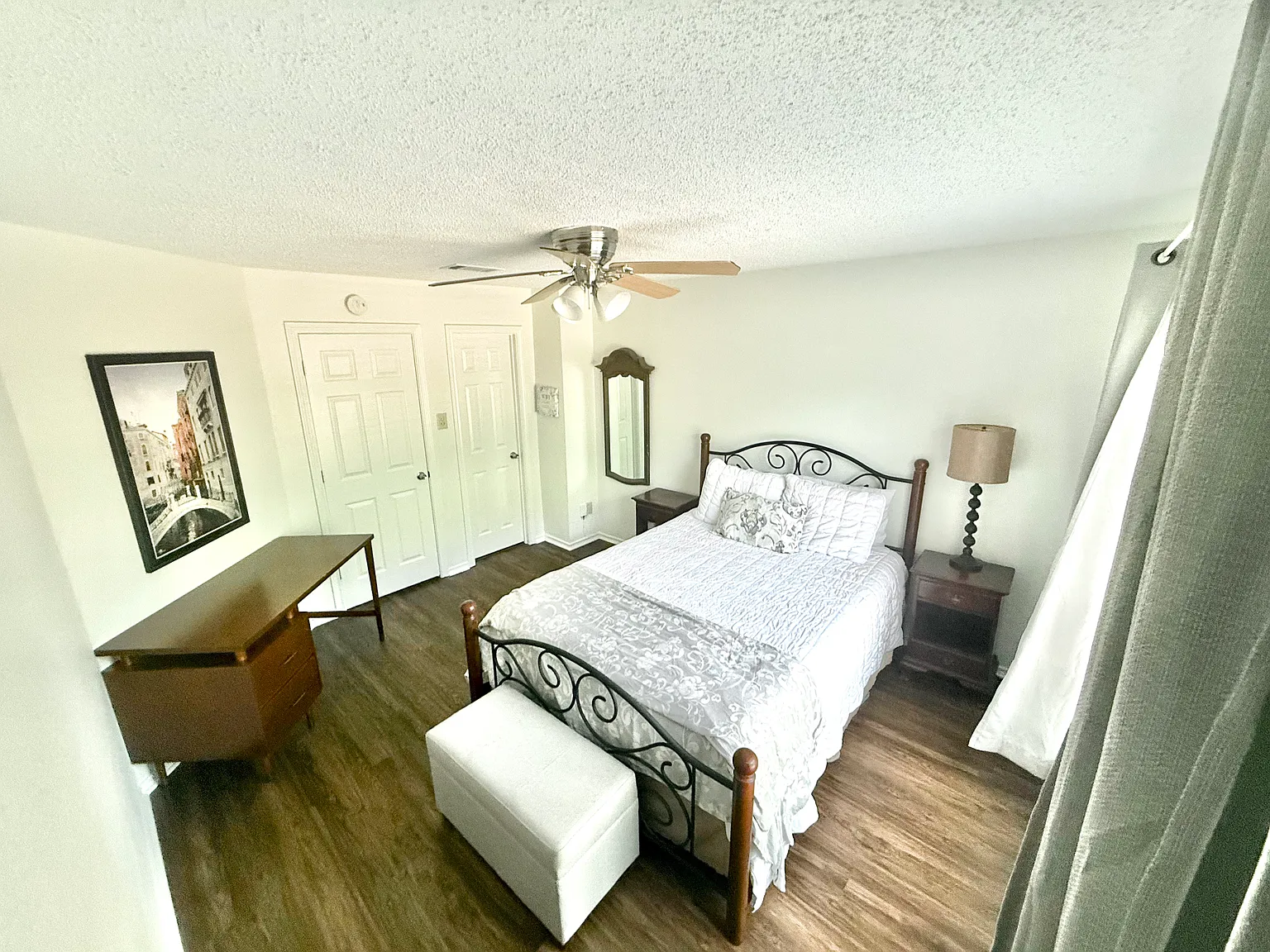 4 bed, 3287 sqft, $1,200 — Photo 1