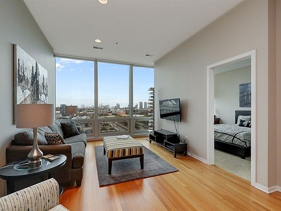3rd image of 500 W Superior St Unit 1104