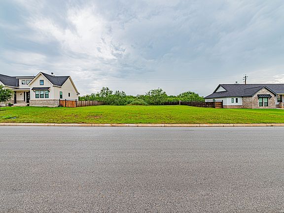 2nd image of 108 W MAGNOLIA CIR LOT 4
