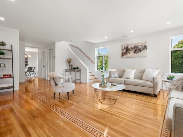 56 Ober Rd #56, Newton Center, MA 02459