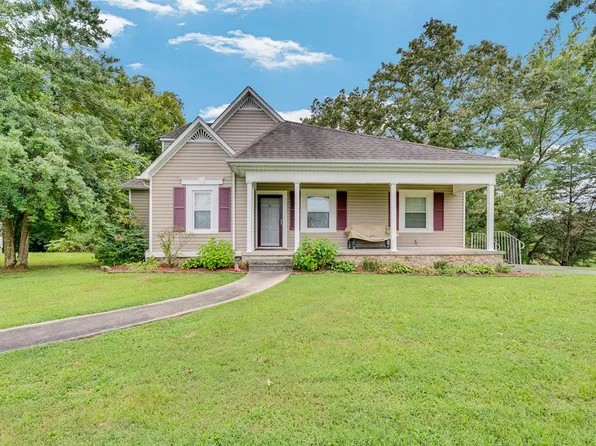 515 Clarks Mill Dr, Sparta, TN 38583