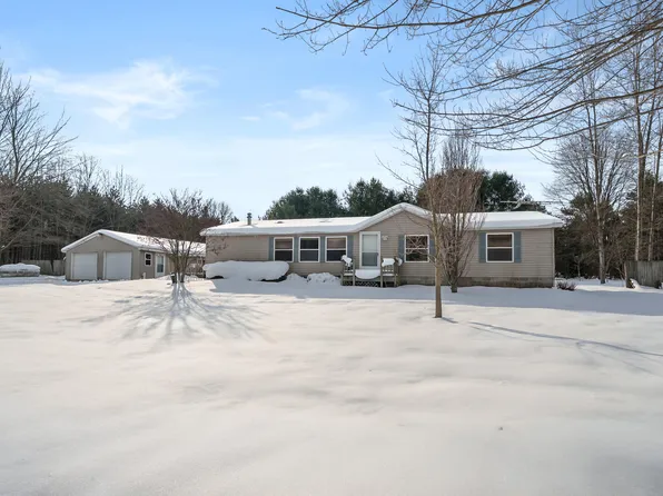29541 40th Ave, Paw Paw, MI 49079