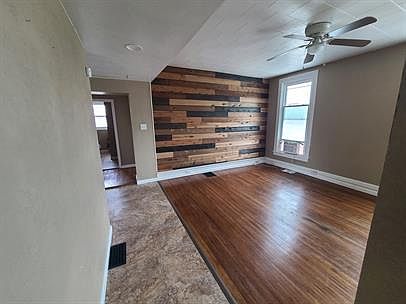 2nd image of 109 E Martin St #A
