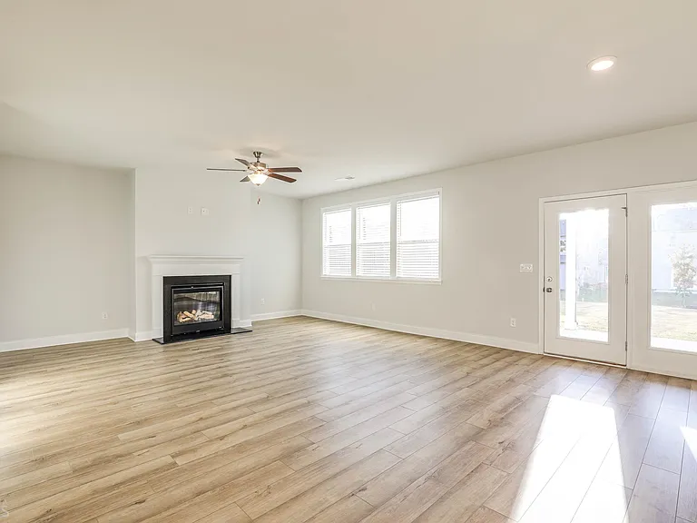 360 Caledonia Ct — Photo 15