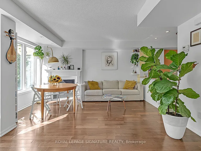28 Laidlaw St #1612 — Photo 7