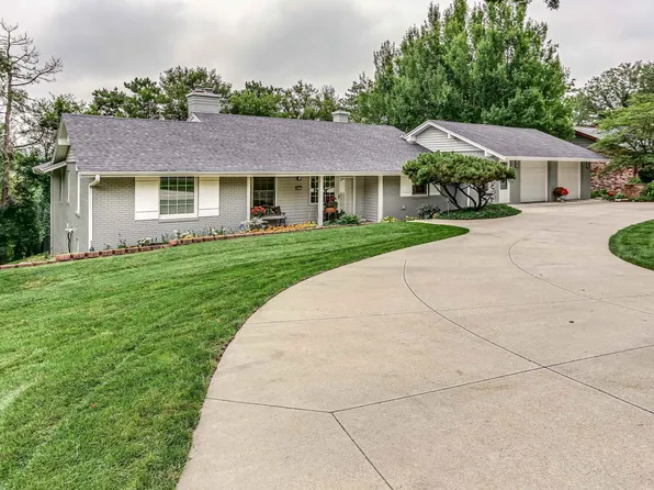 821 N 89th Cir, Omaha, NE 68114