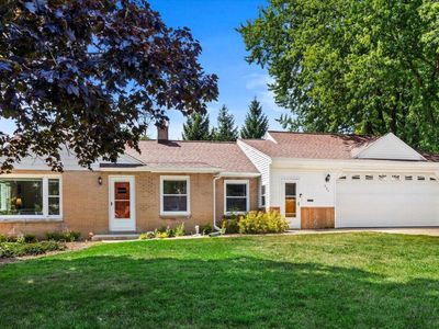 227 Park Crest DRIVE, Thiensville, WI, 53092