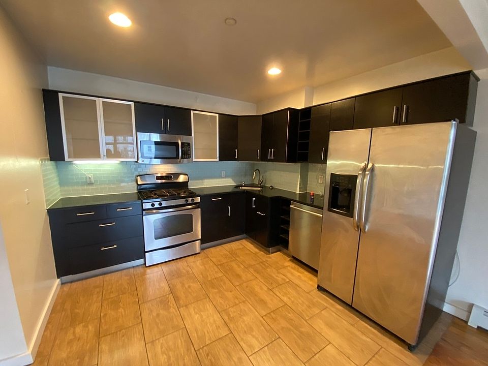 1st image of 4601 Greenpoint Ave APT 3B