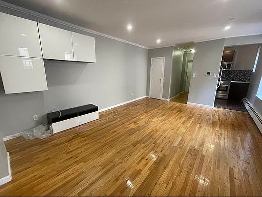 3rd image of 211 W 146th St #5EE