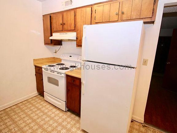 3rd image of 5243 Donlyn Ln #B