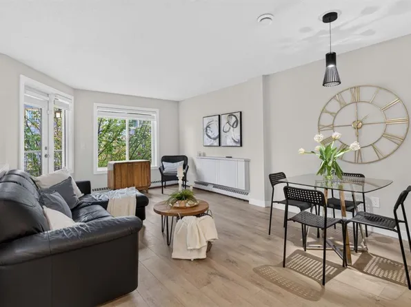 241 NE McKenzie Towne Ln SE, Calgary, AB T2Z 0C4
