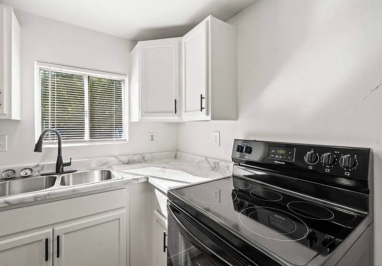 3120 N Romero Rd #5 — Photo 4