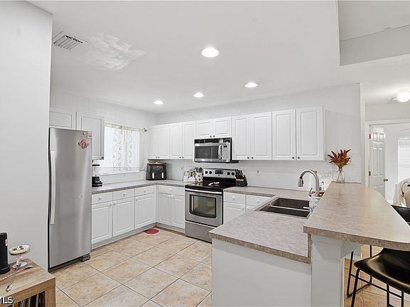 3rd image of 46 NW 1st Way