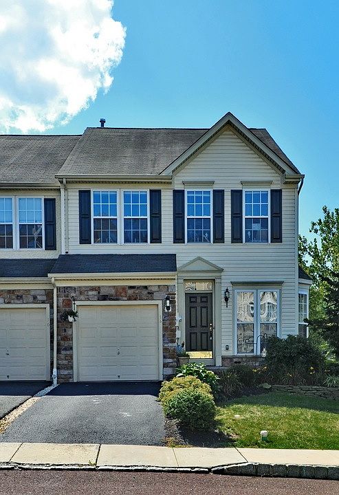 1st image of 14 Creekside Dr