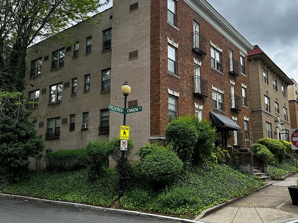 40 Owen St #C1