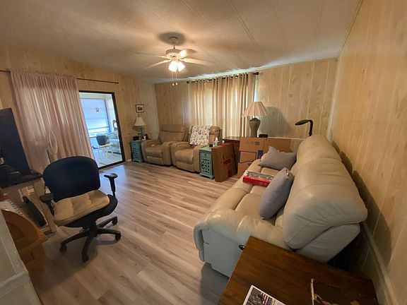 3rd image of 76 Morganthau Dr