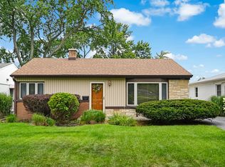 5208 Wolf Rd, Western Springs, IL 60558