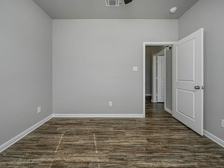 8227 Blue Field Dr — Photo 43