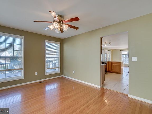 4th image of 4 Saint Ives Ct