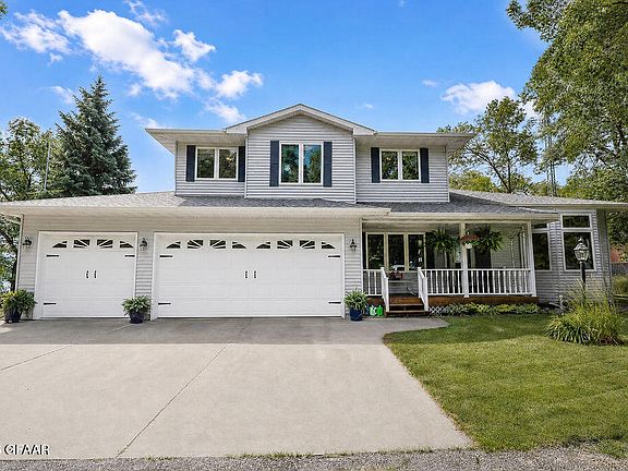 2nd image of 320 Peterson Dr