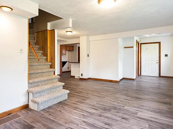 2nd image of 2318 Midway Dr