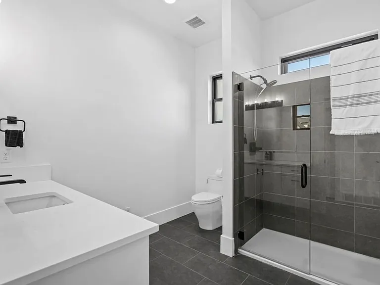 2883 W Parkside Dr — Photo 3
