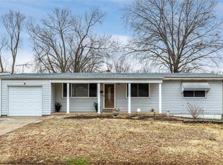 901 Holiday Ave, Hazelwood, MO 63042