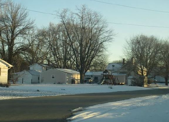 4th image of 482 E 4th St