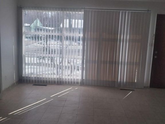 5th image of 10260 Corning Ave