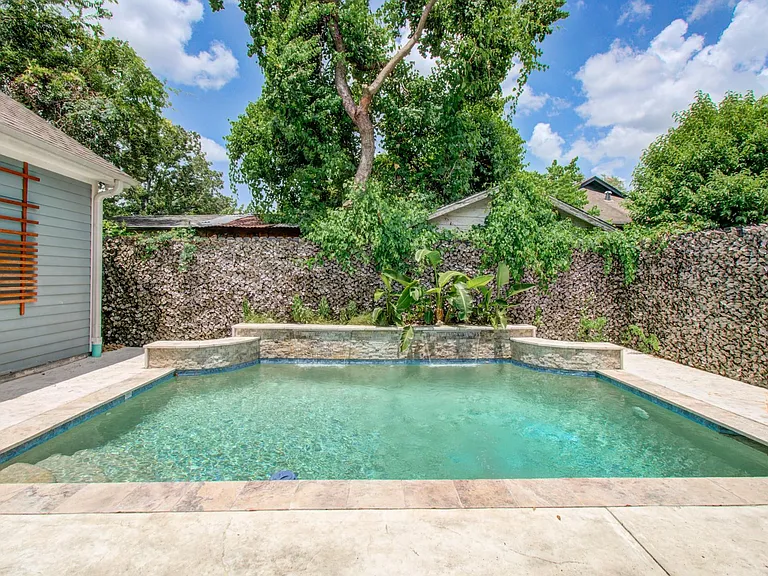 1012 Robbie St — Photo 39