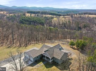 125 Pointe Valley Dr, Springfield, WV 26763