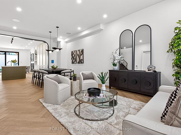 4th image of 21 Foxley St