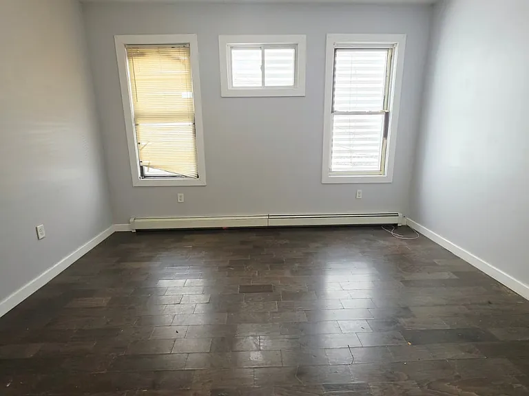 29 Bartholdi Ave #1B — Photo 7