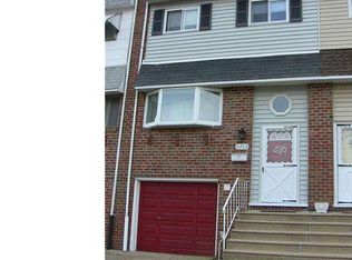 3203 Morning Glory Rd, Philadelphia, PA 19154