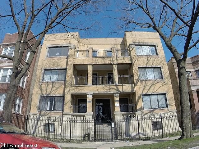 1st image of 711 W Melrose St #1718